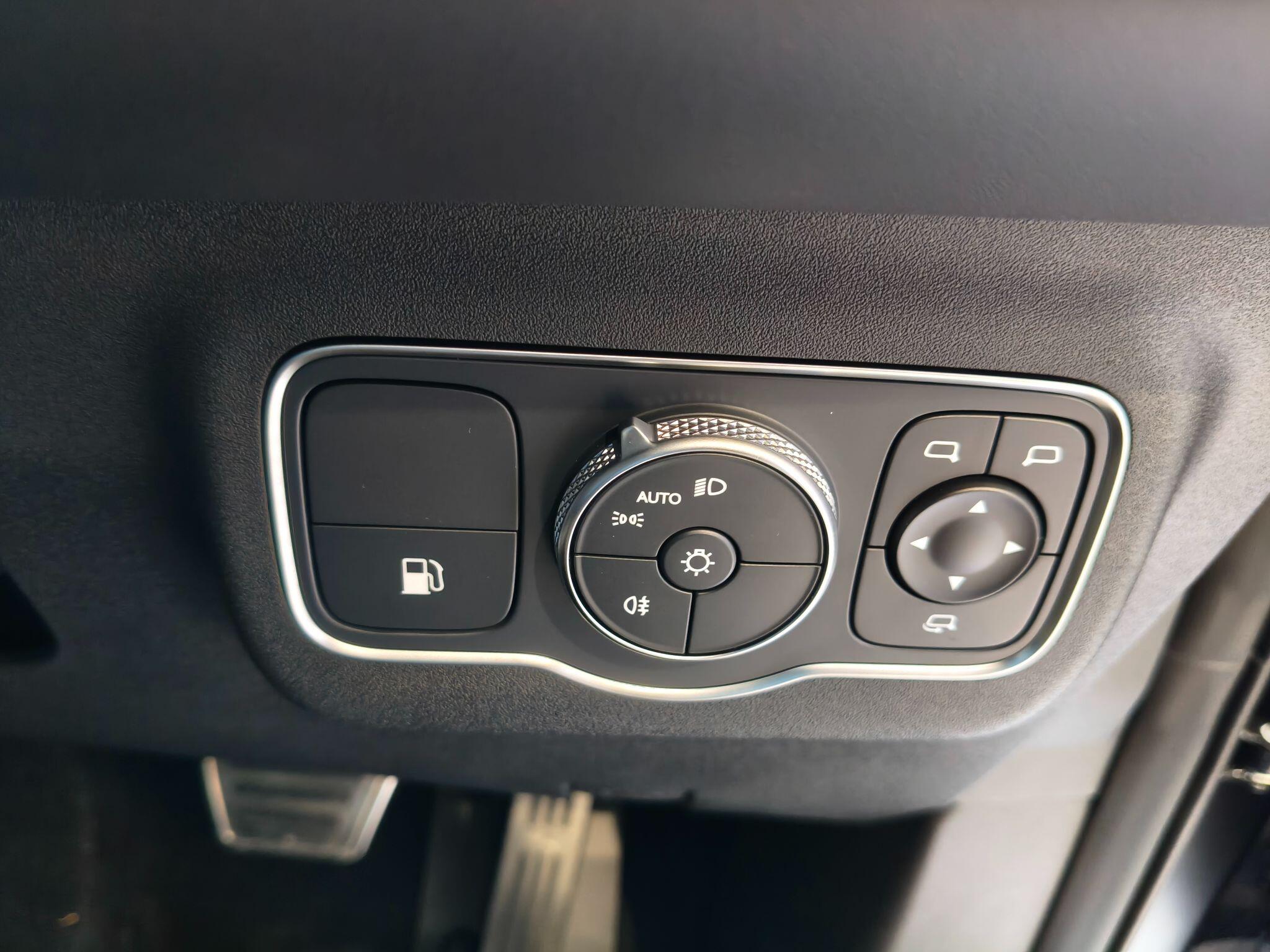 Large vehicle image